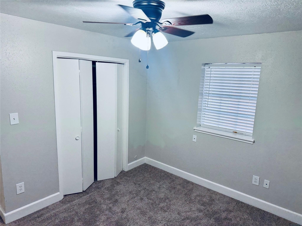 501 Waco Street - Photo 5