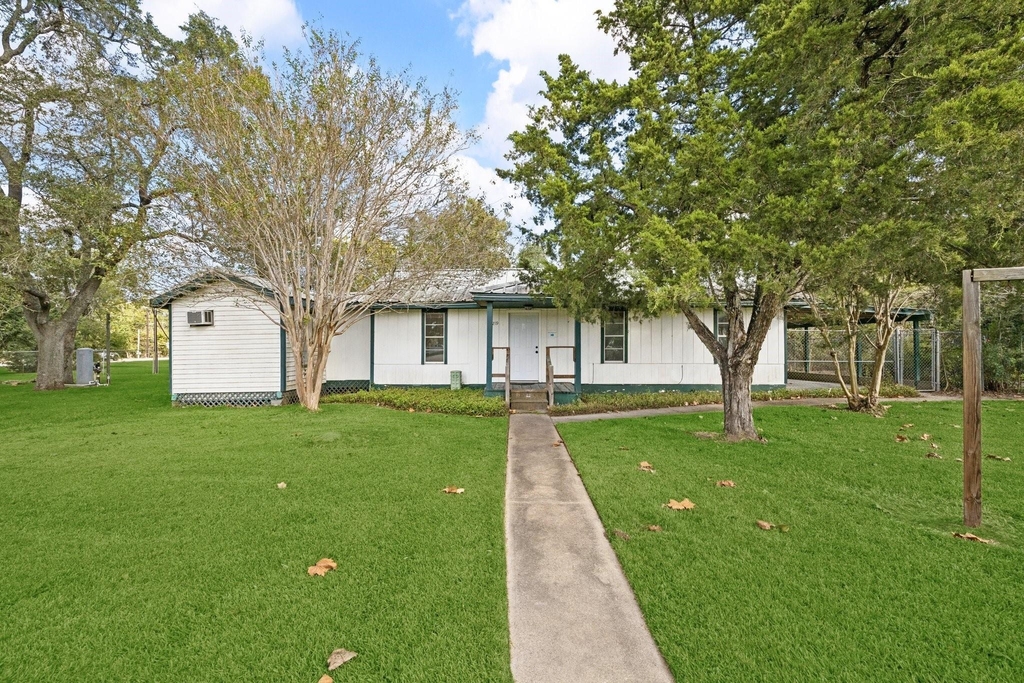 6219 Masters Road - Photo 0