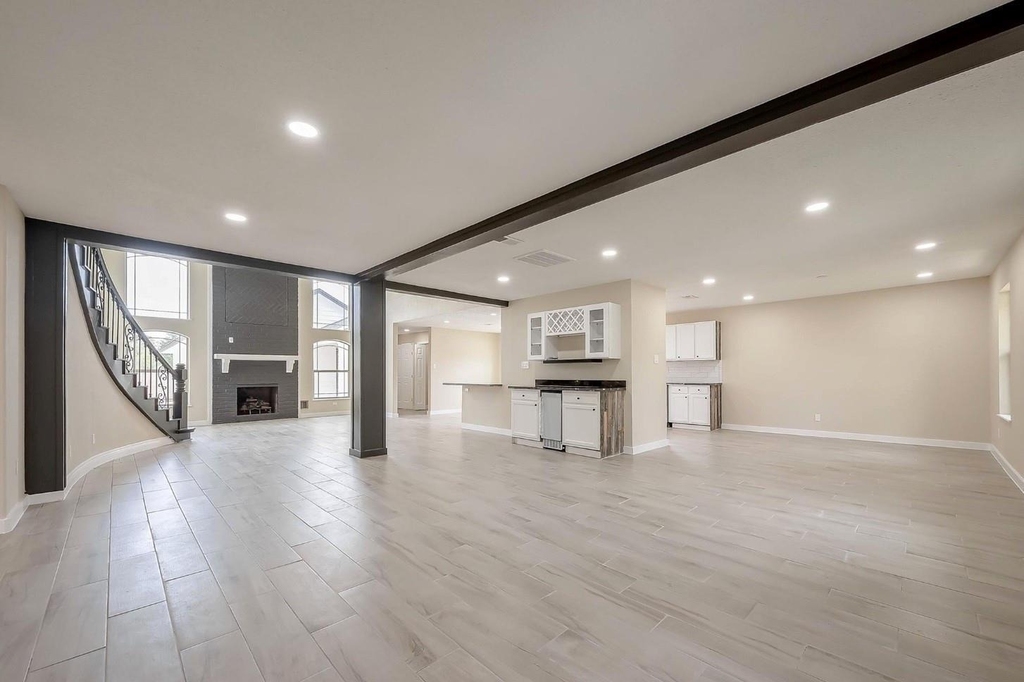 1011 Klamath Lane - Photo 2
