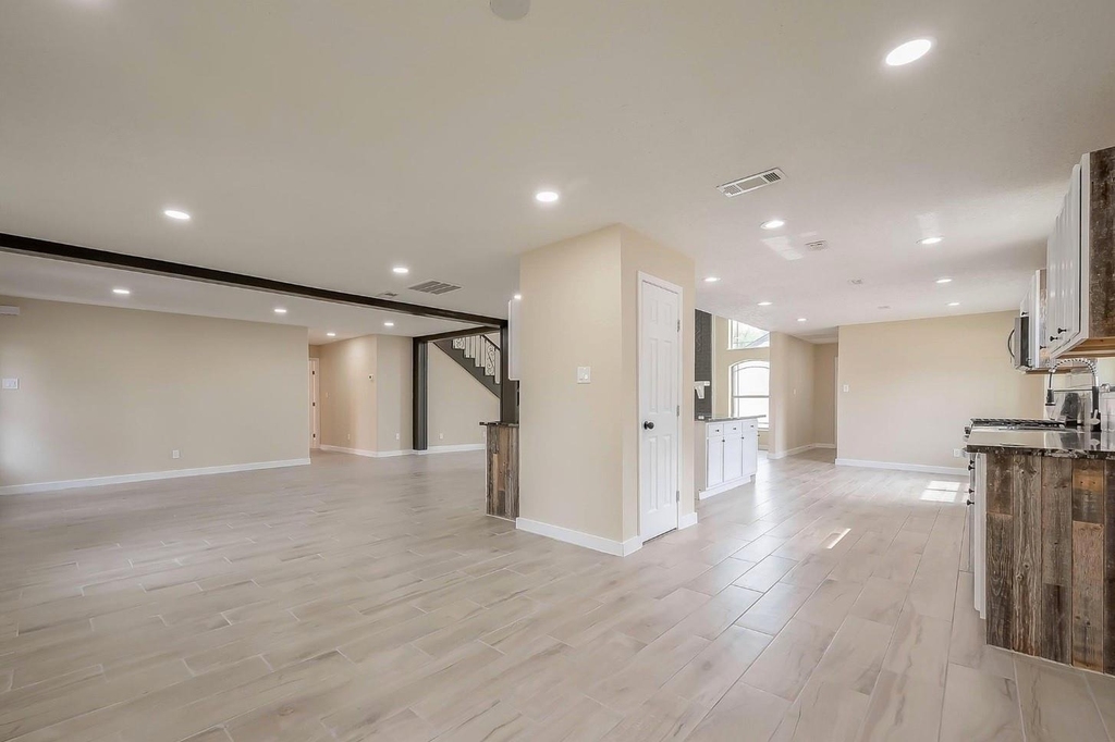 1011 Klamath Lane - Photo 3