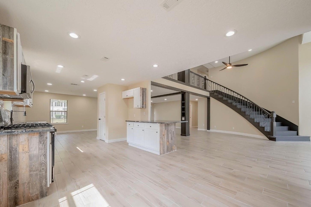 1011 Klamath Lane - Photo 4