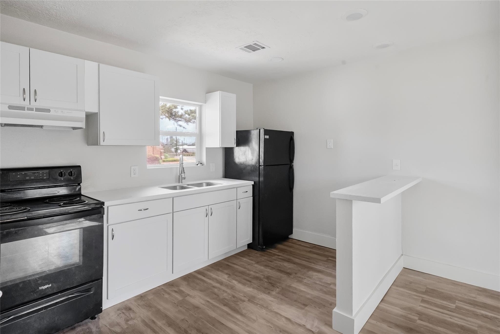 2633 W Main Street - Photo 2
