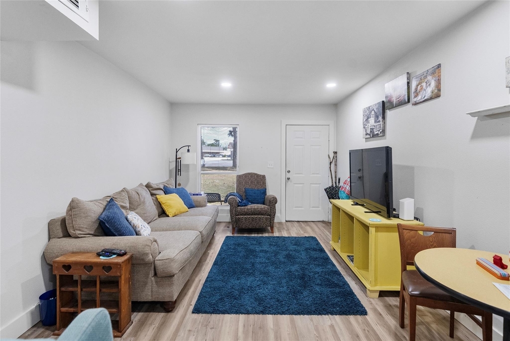 2633 W Main Street - Photo 10