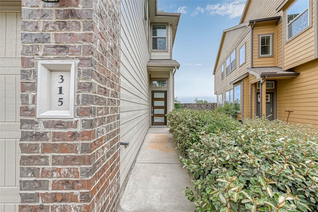 315 Biltmore Loop - Photo 4