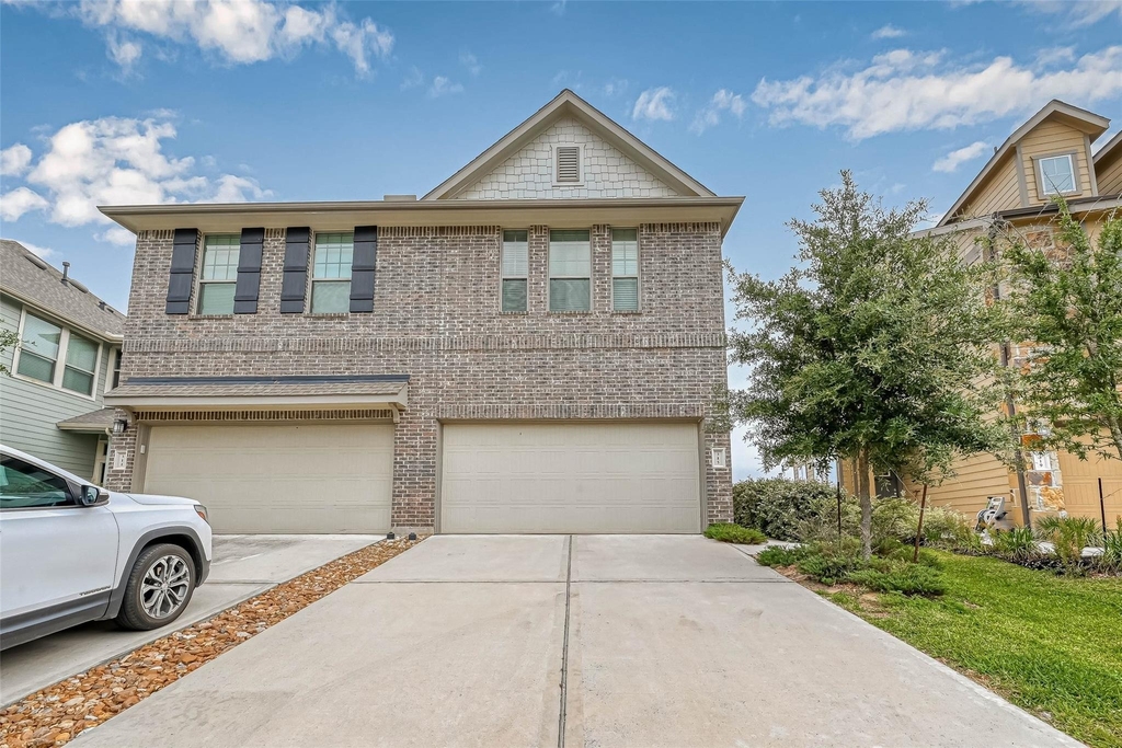 315 Biltmore Loop - Photo 0