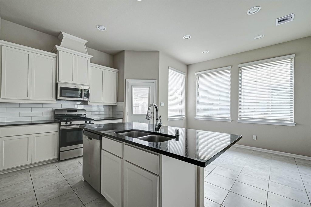 315 Biltmore Loop - Photo 18