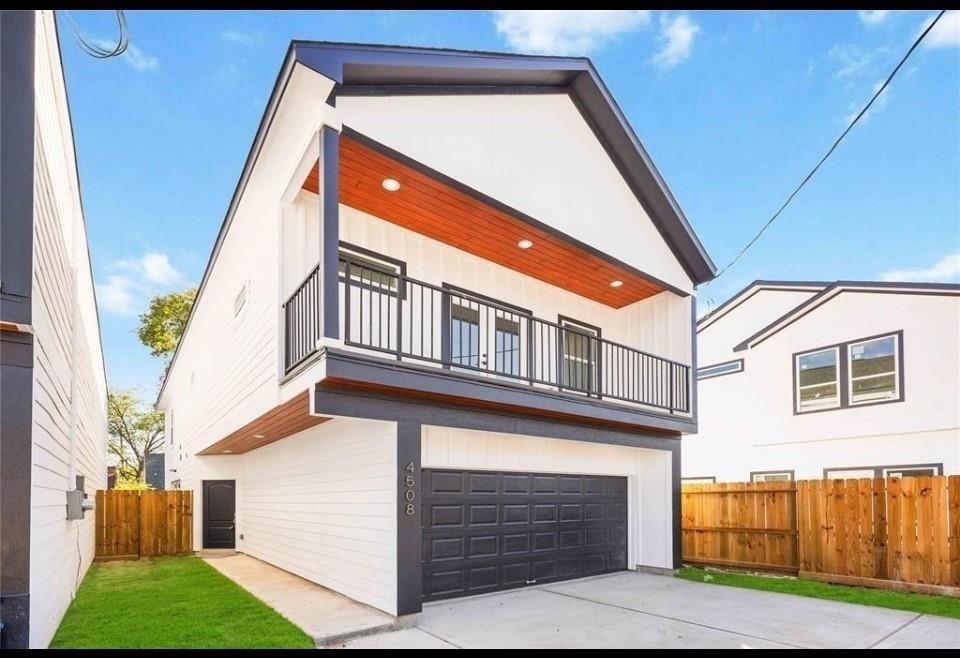 4508 Noble Street - Photo 1