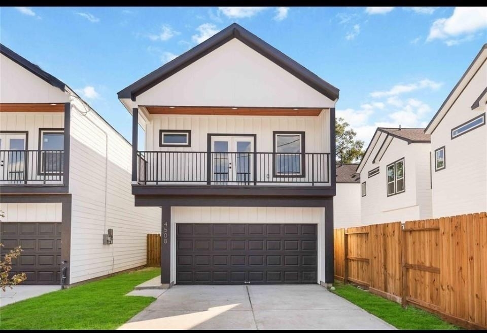 4508 Noble Street - Photo 0