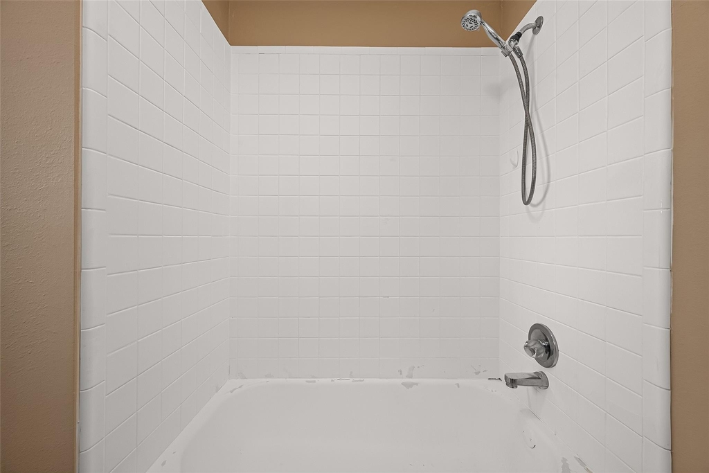 4011 Alexis Circle - Photo 32