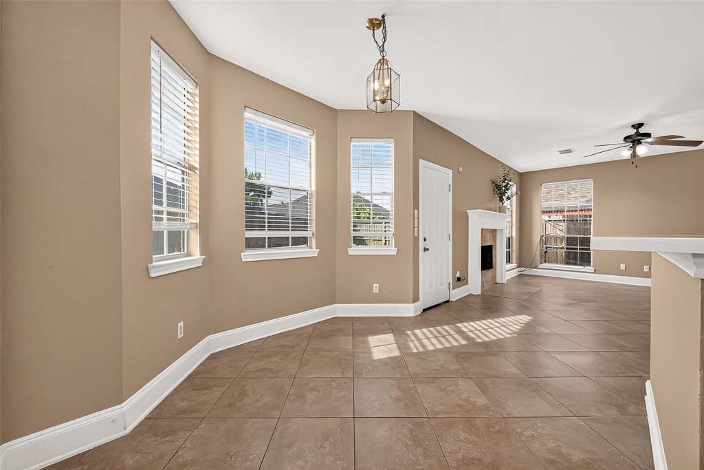 4011 Alexis Circle - Photo 3