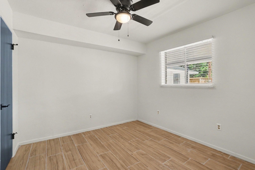 2119 Barr Street - Photo 8