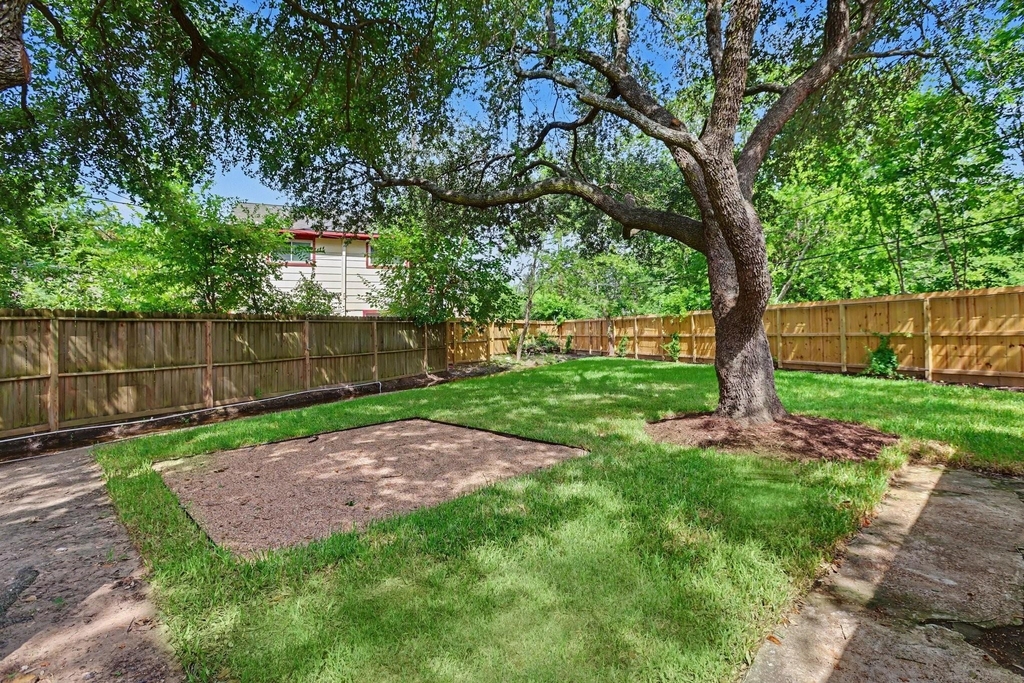 2119 Barr Street - Photo 17