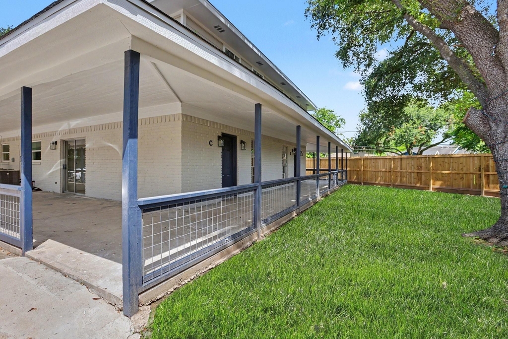 2119 Barr Street - Photo 14