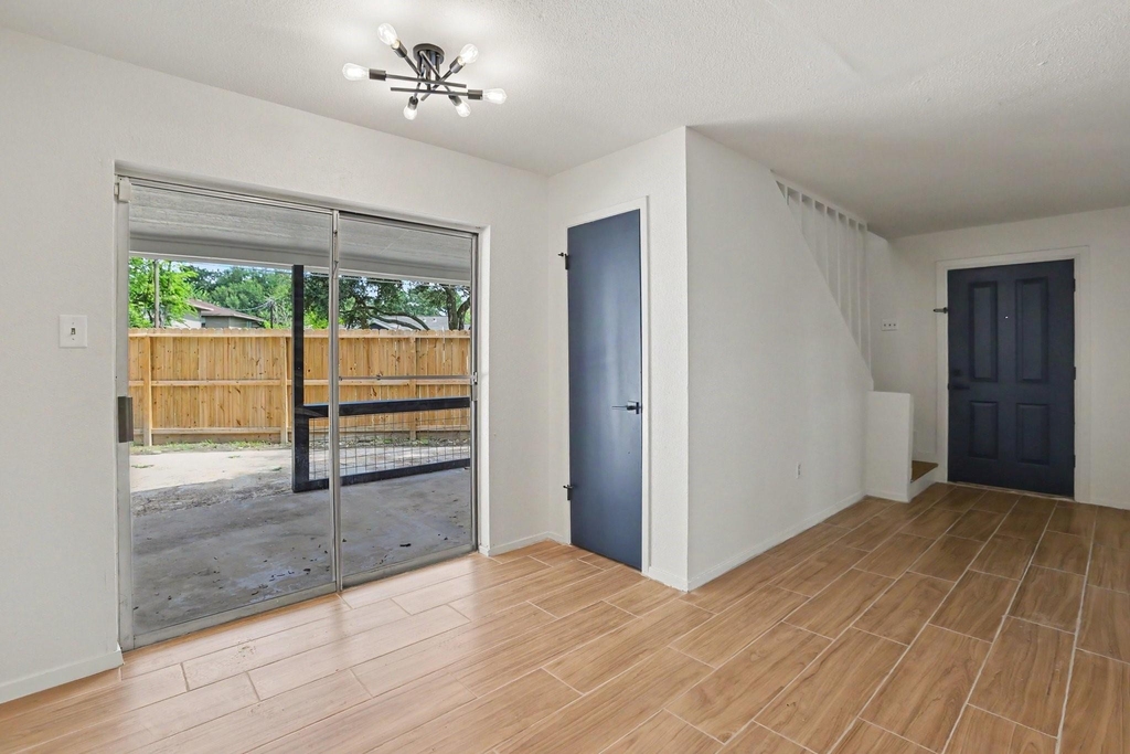 2119 Barr Street - Photo 12