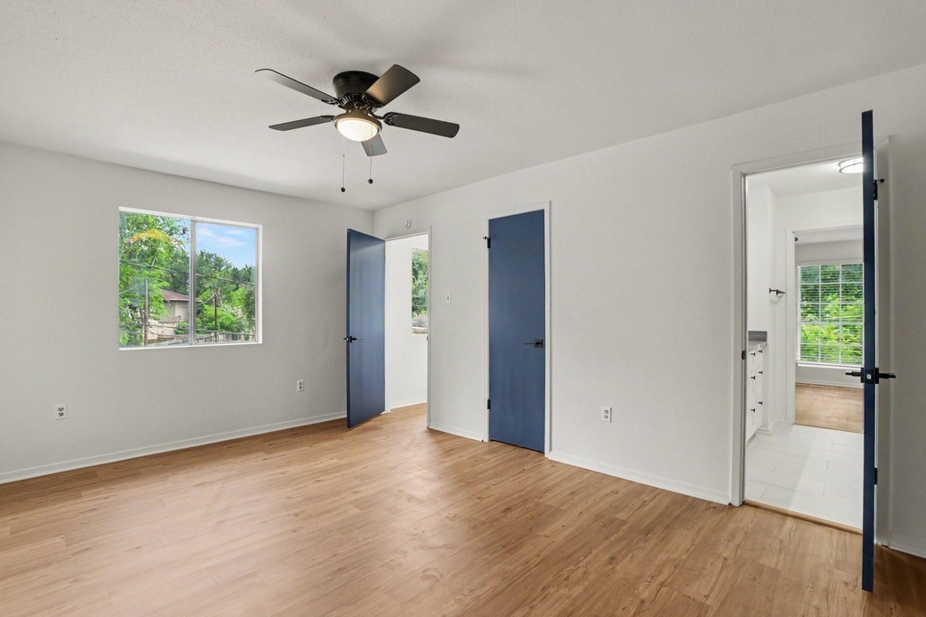 2119 Barr Street - Photo 5