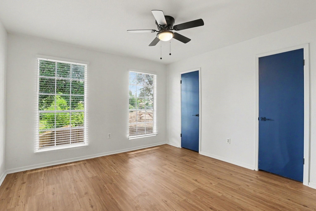 2119 Barr Street - Photo 9