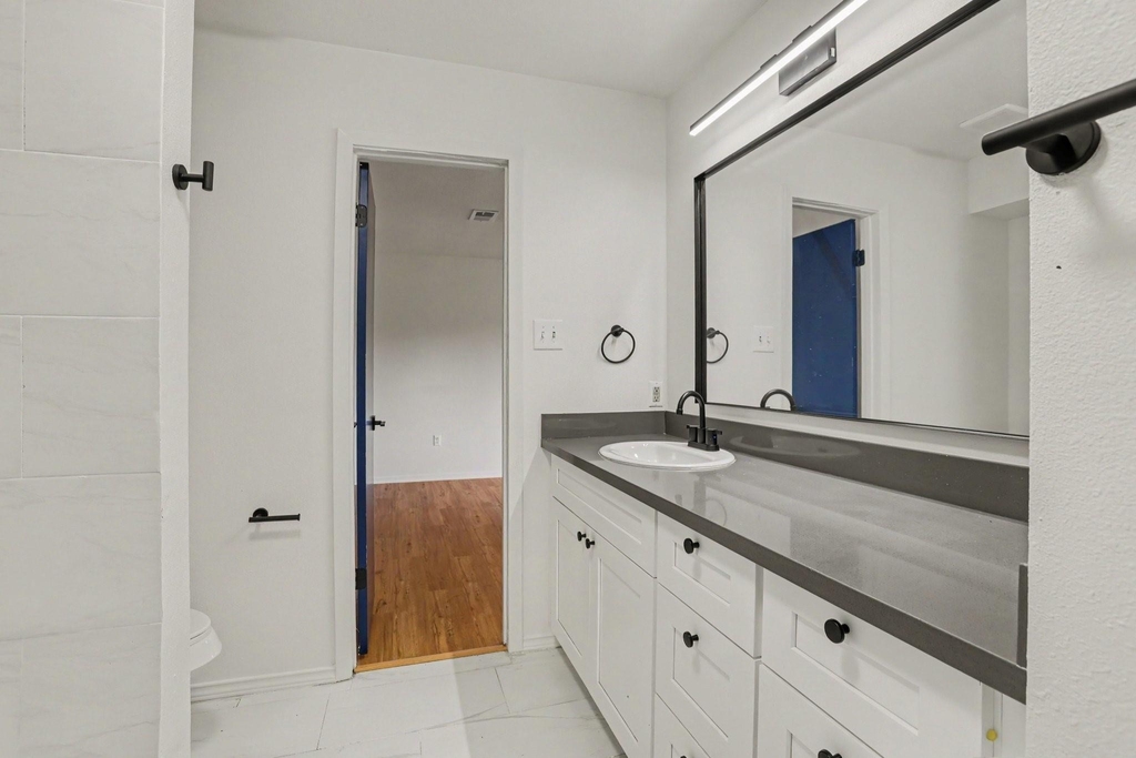 2119 Barr Street - Photo 11
