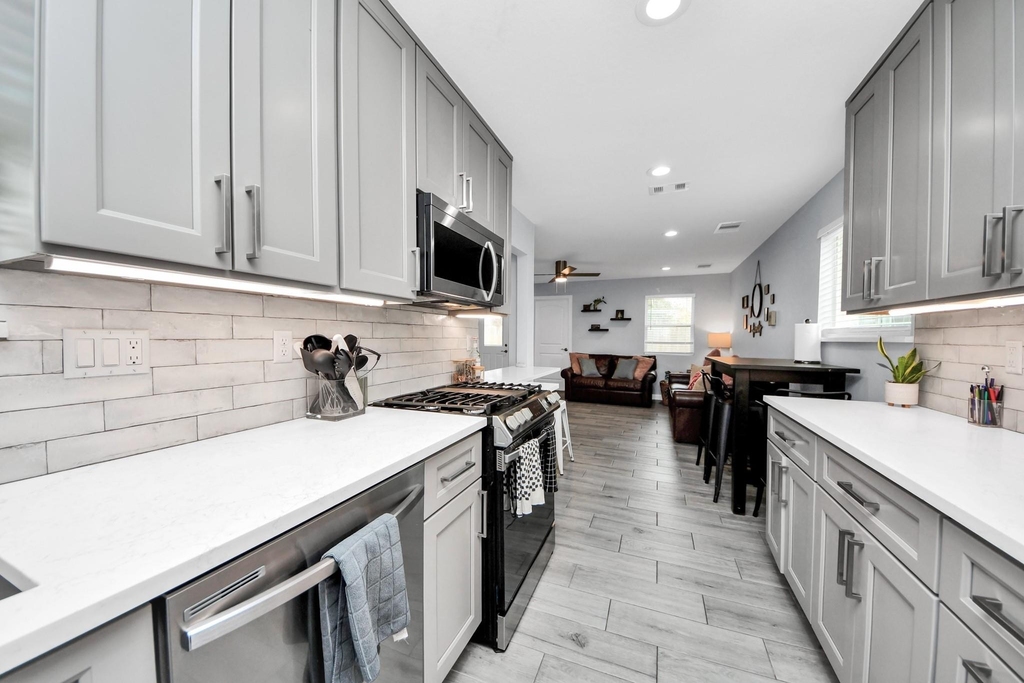 834 Ellington Street - Photo 15