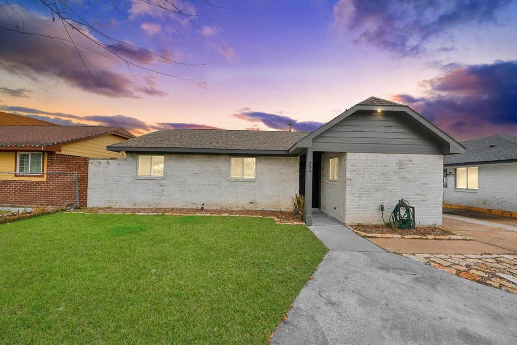 834 Ellington Street - Photo 0