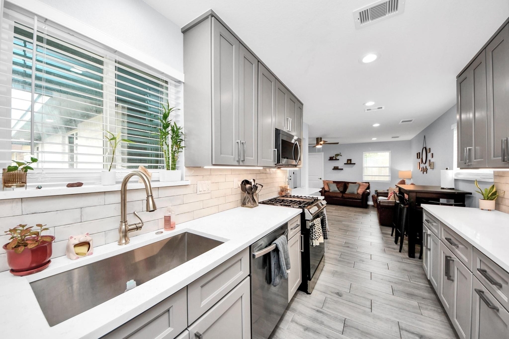 834 Ellington Street - Photo 14