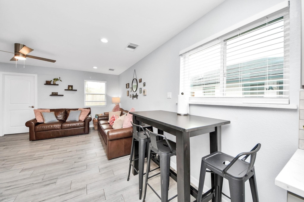 834 Ellington Street - Photo 10