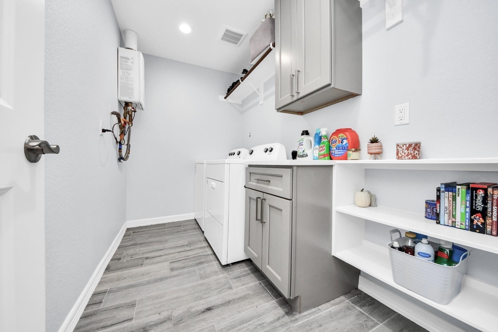 834 Ellington Street - Photo 17