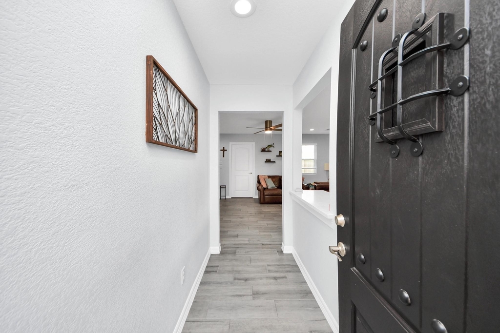 834 Ellington Street - Photo 3