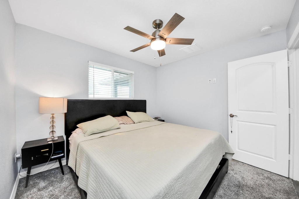 834 Ellington Street - Photo 19