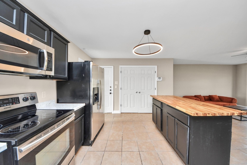 23366 High Point Street - Photo 10