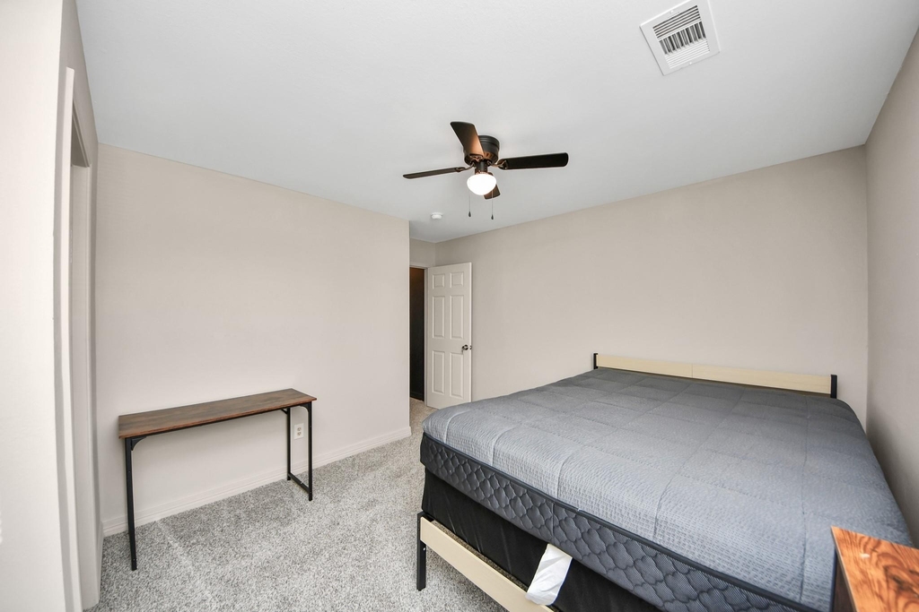 23366 High Point Street - Photo 32