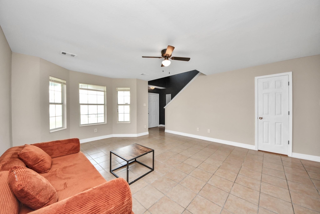 23366 High Point Street - Photo 6