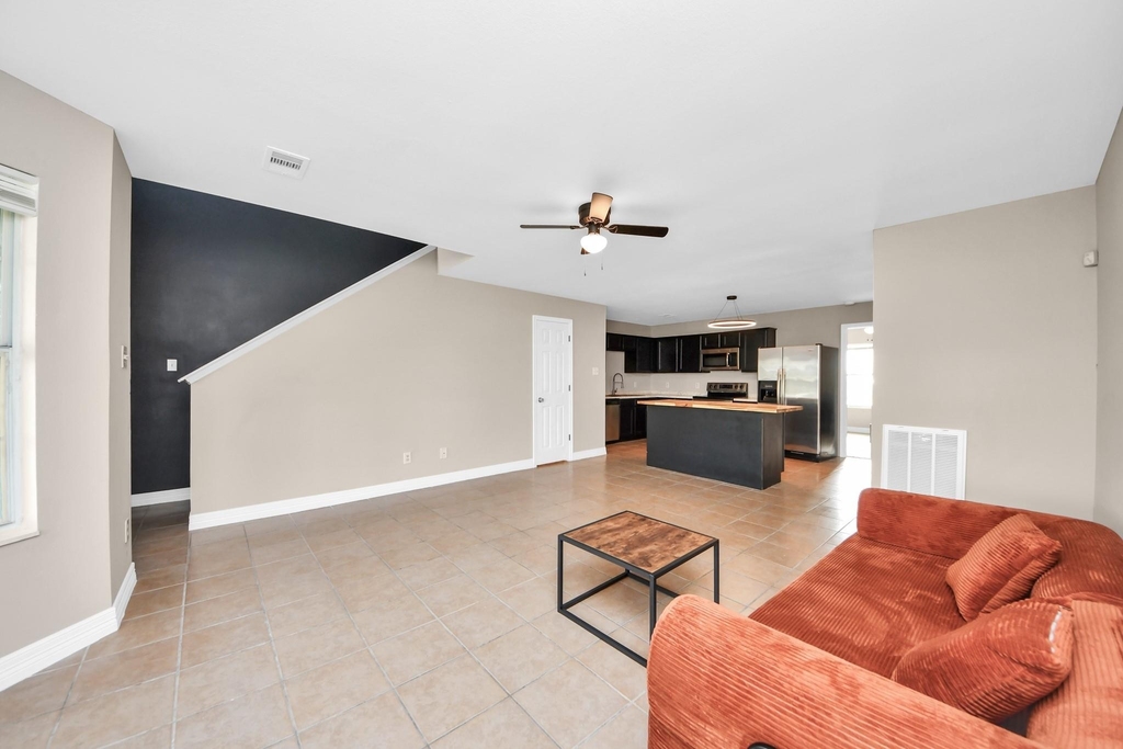 23366 High Point Street - Photo 5