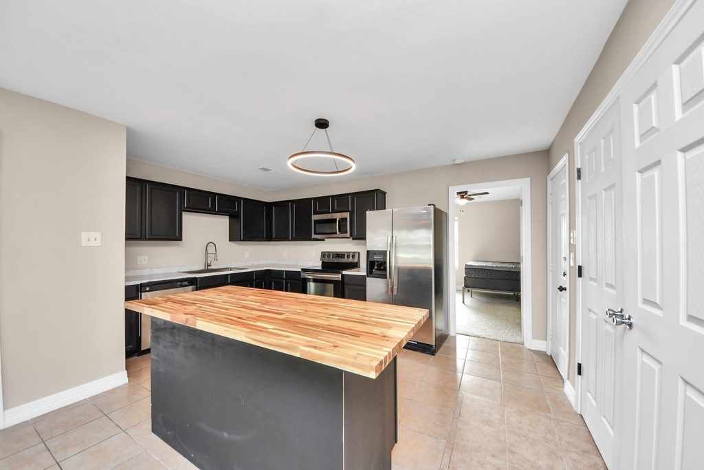 23366 High Point Street - Photo 8