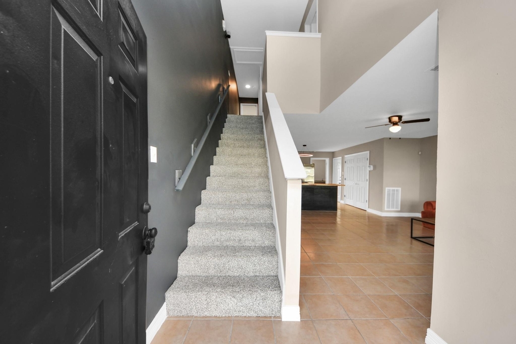 23366 High Point Street - Photo 3