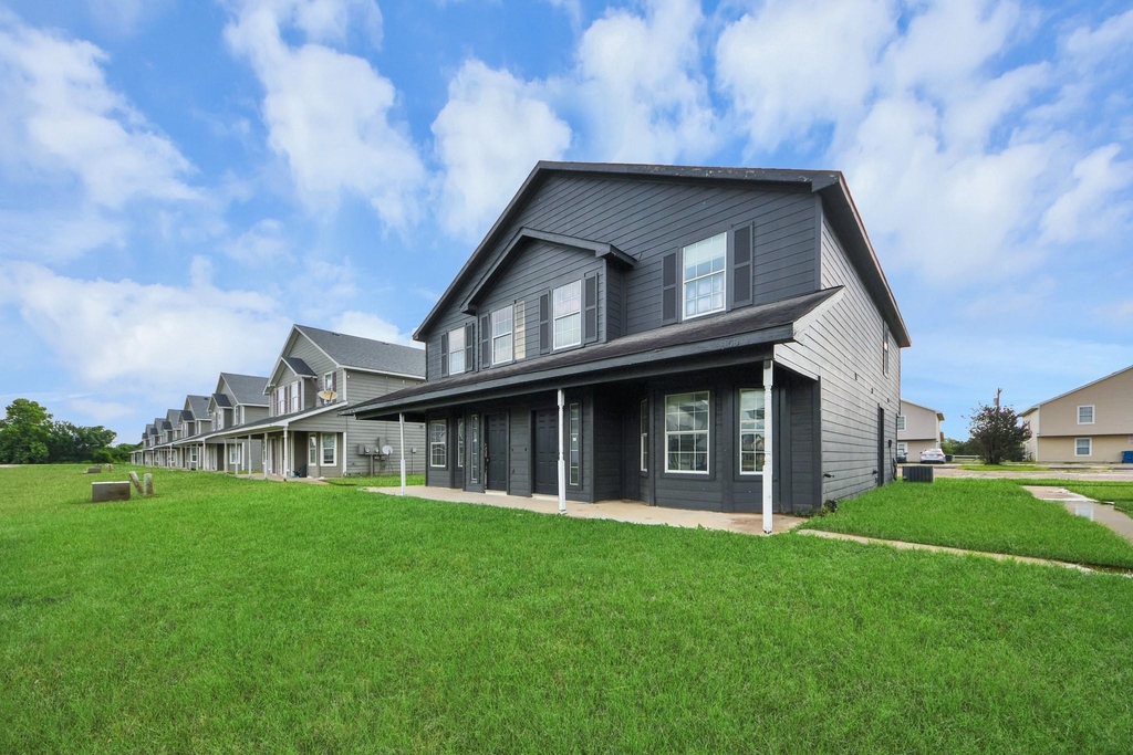 23366 High Point Street - Photo 0