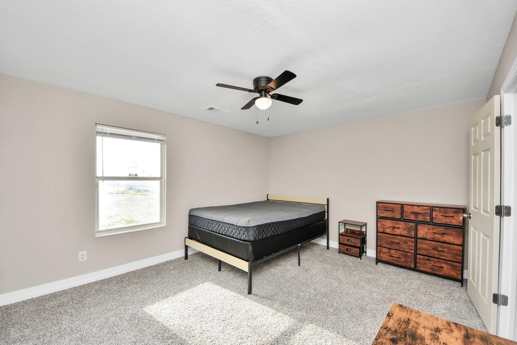 23366 High Point Street - Photo 19
