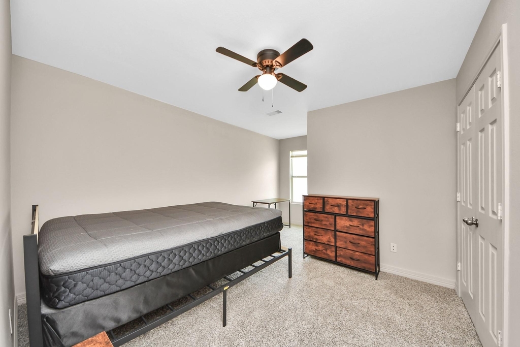 23366 High Point Street - Photo 28