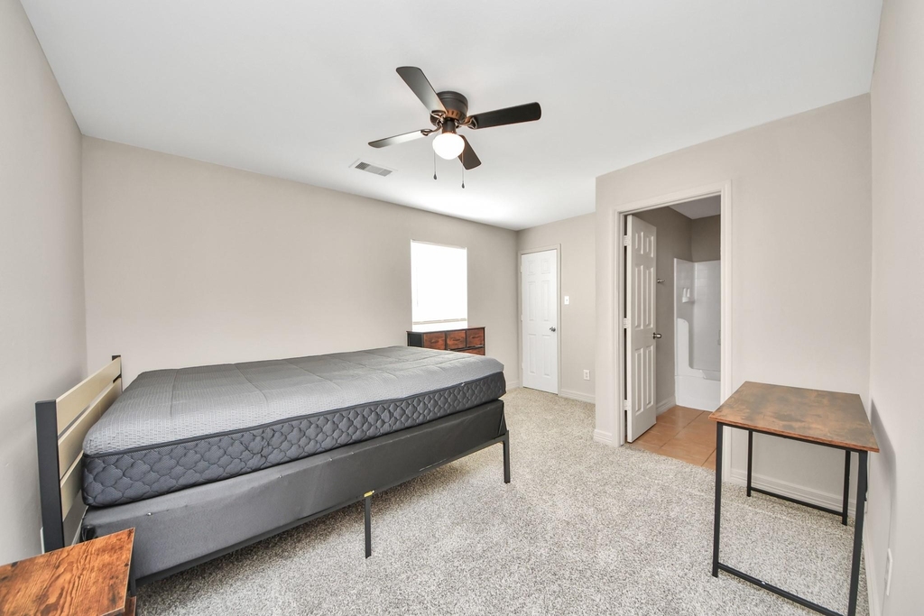 23366 High Point Street - Photo 31