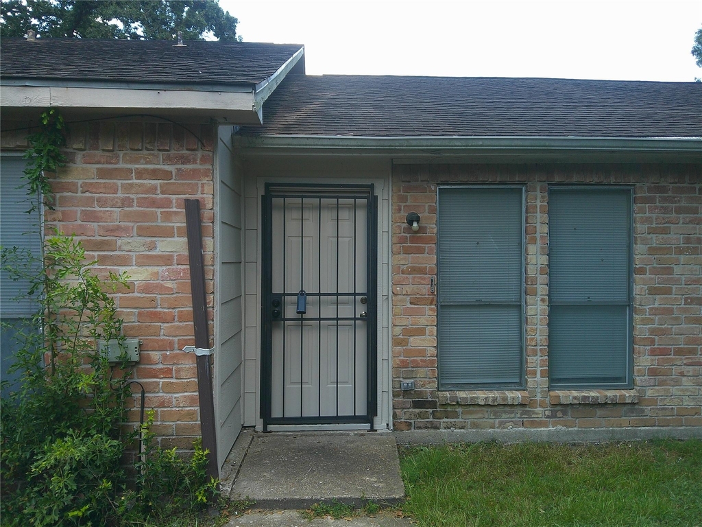 5771 Easthampton Drive - Photo 0