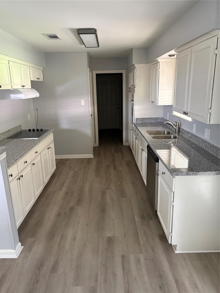 1402 Bellaire Boulevard - Photo 3