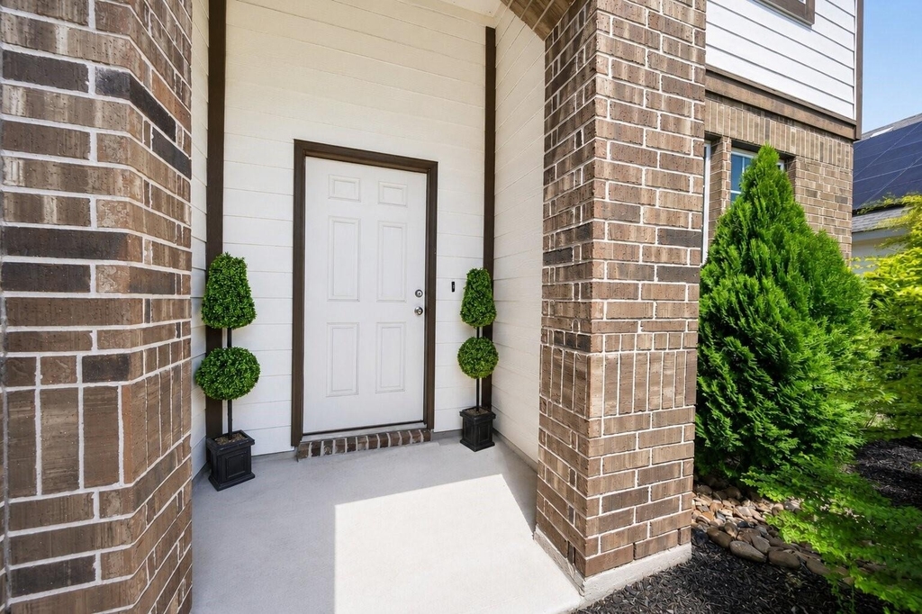40557 Mostyn Lake Drive - Photo 2