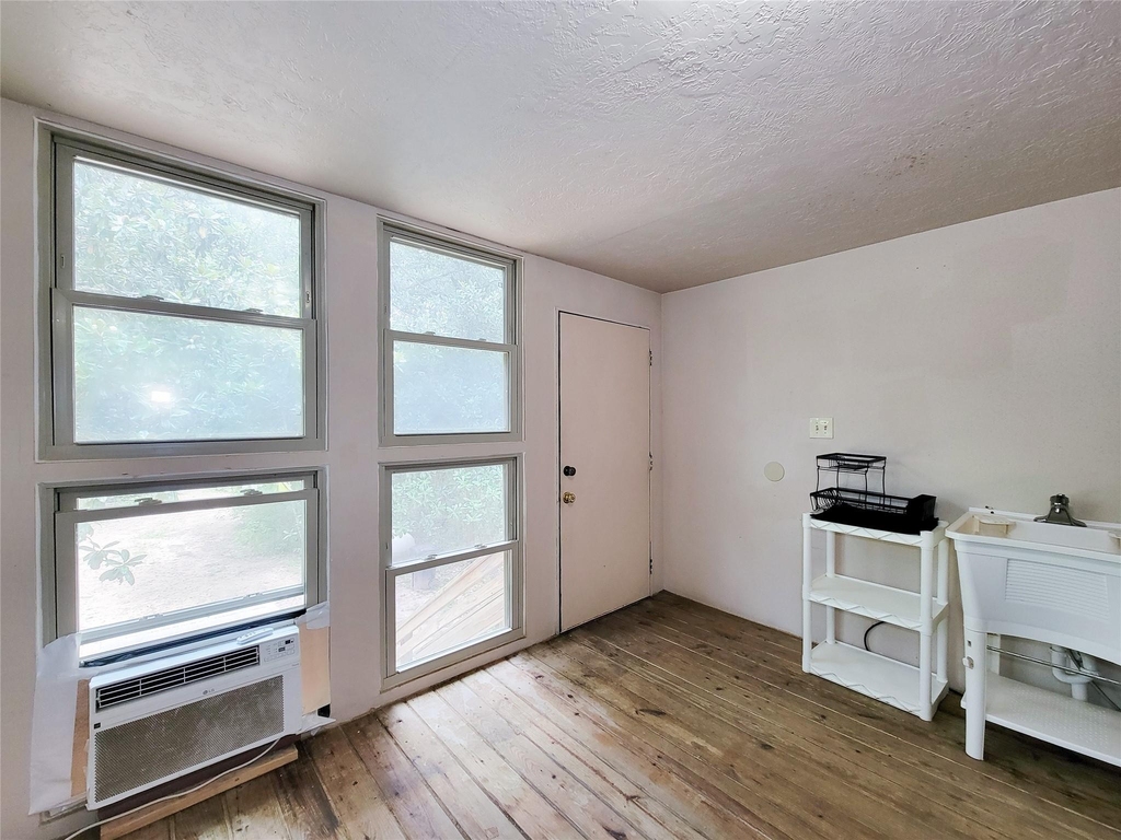 13200 Young - Photo 4