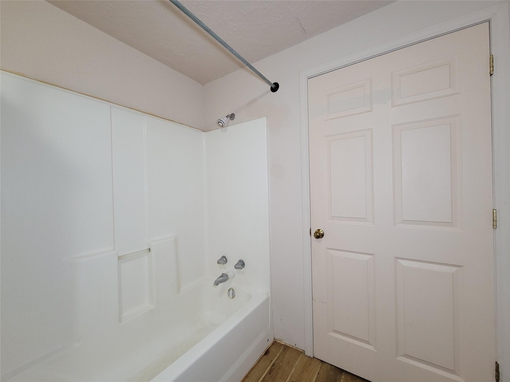 13200 Young - Photo 17
