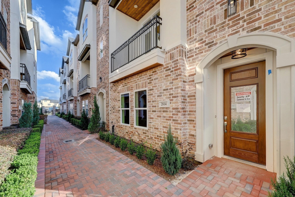 2814 Princeton Street - Photo 0