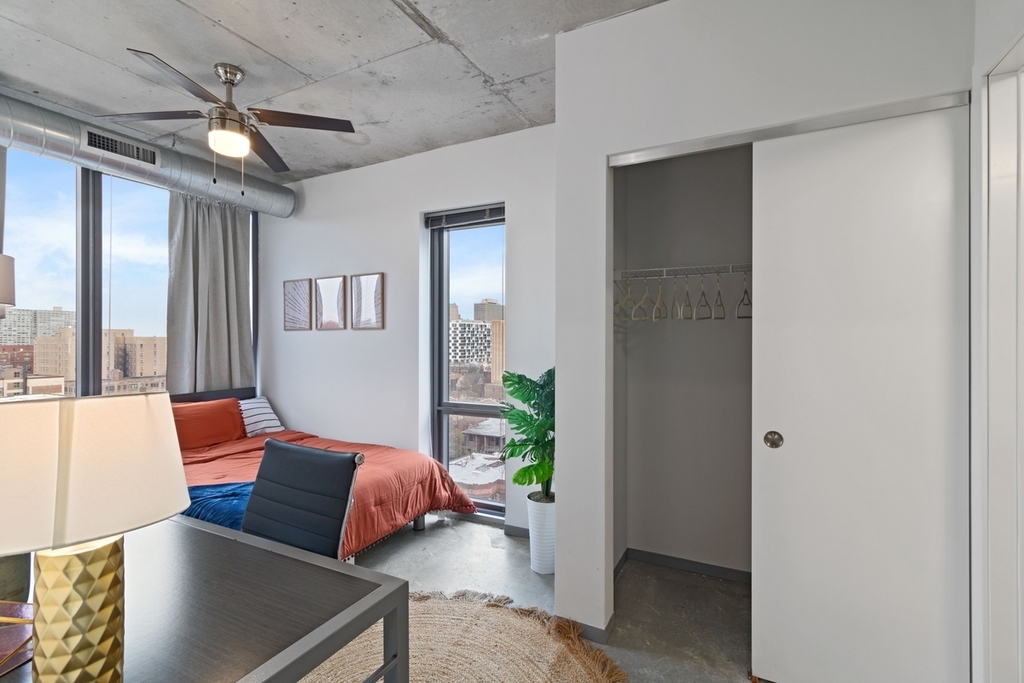 1330 E 53rd St - Photo 5