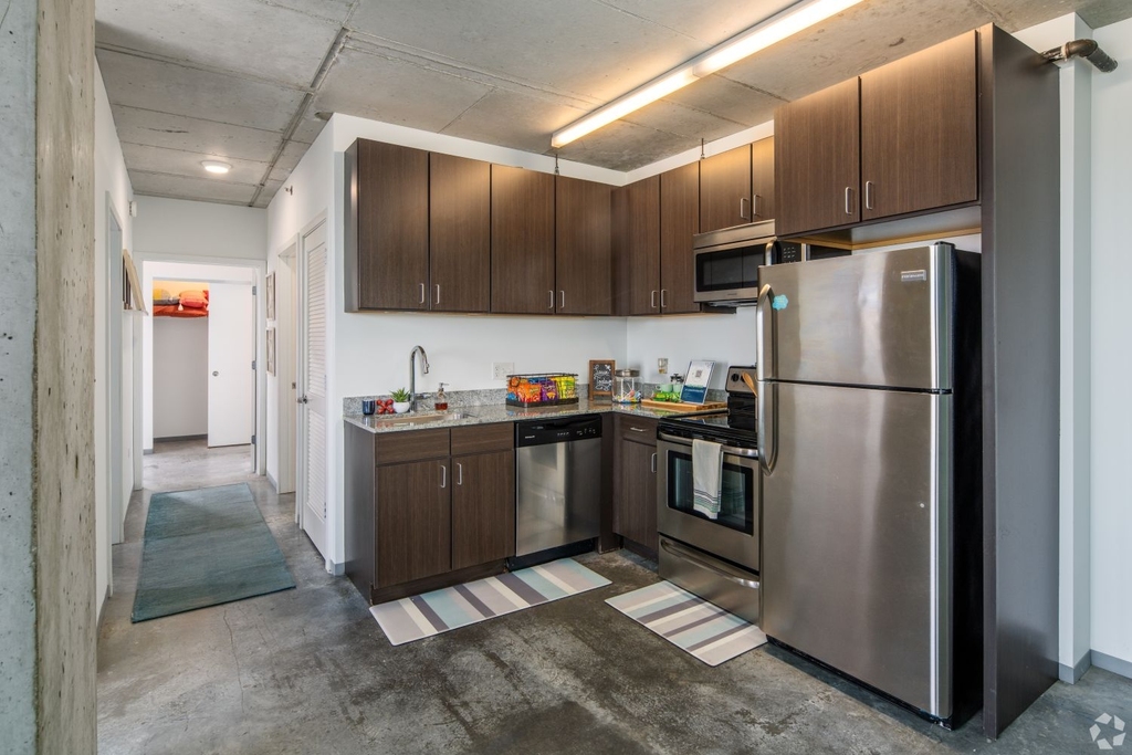 1330 E 53rd St - Photo 3