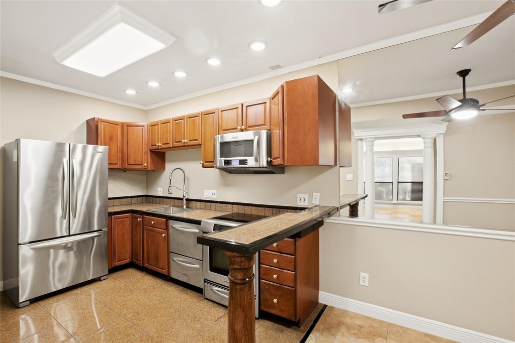 2100 Tanglewilde Street - Photo 1