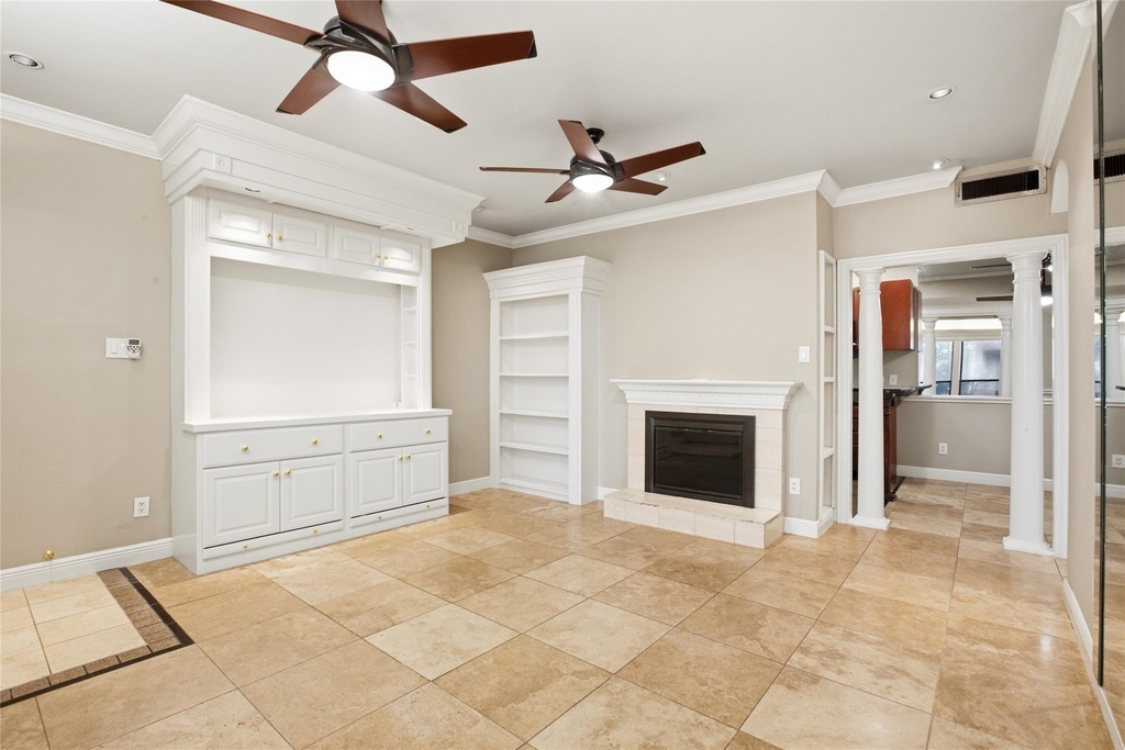2100 Tanglewilde Street - Photo 0