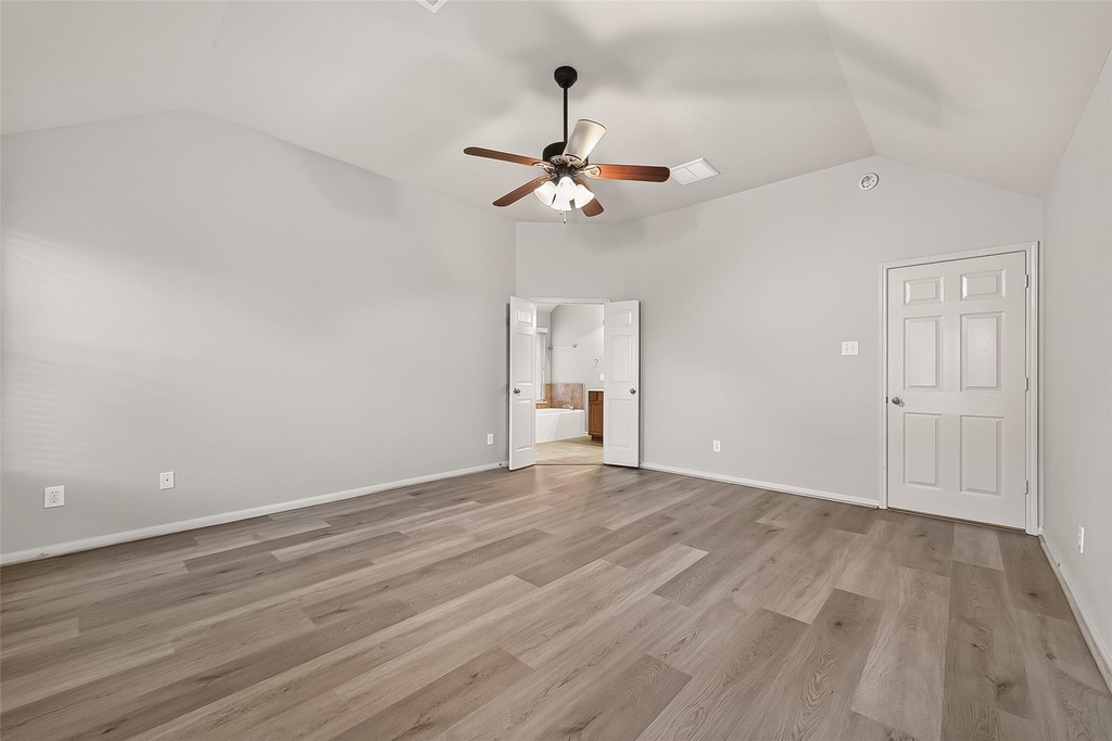 28207 Chalet Park Drive - Photo 21