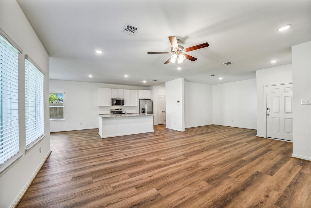 11943 Pondwood Drive - Photo 4